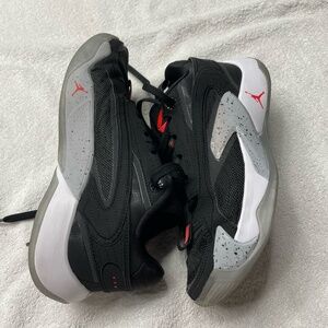 Boys Air Jordan Shoes Size 5.5 Youth